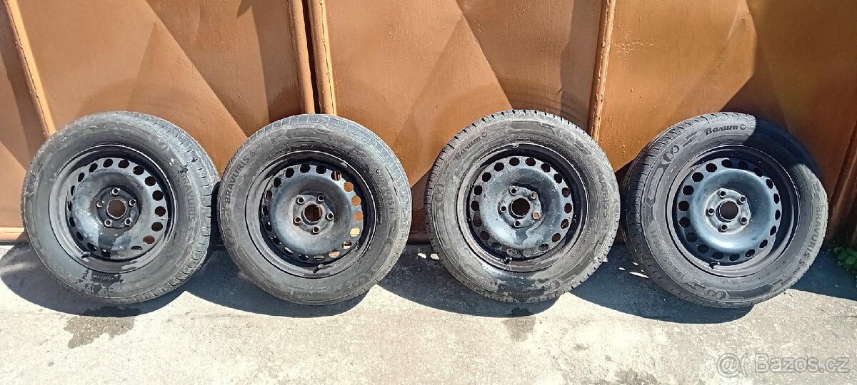 Plechové disky 6Jx15 ET47 5x112 s pneu na sezónu