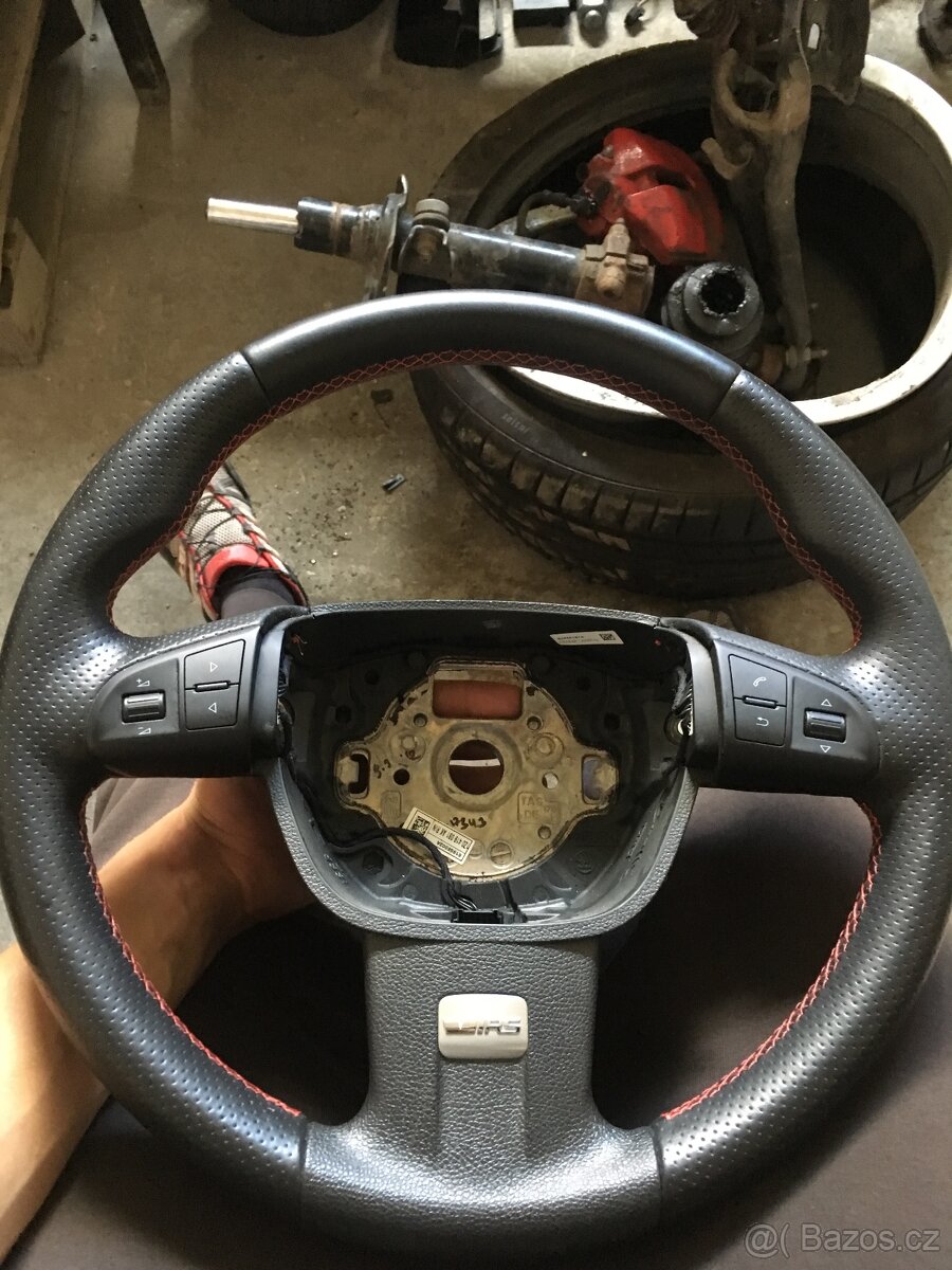 Kúpim volant octavia RS