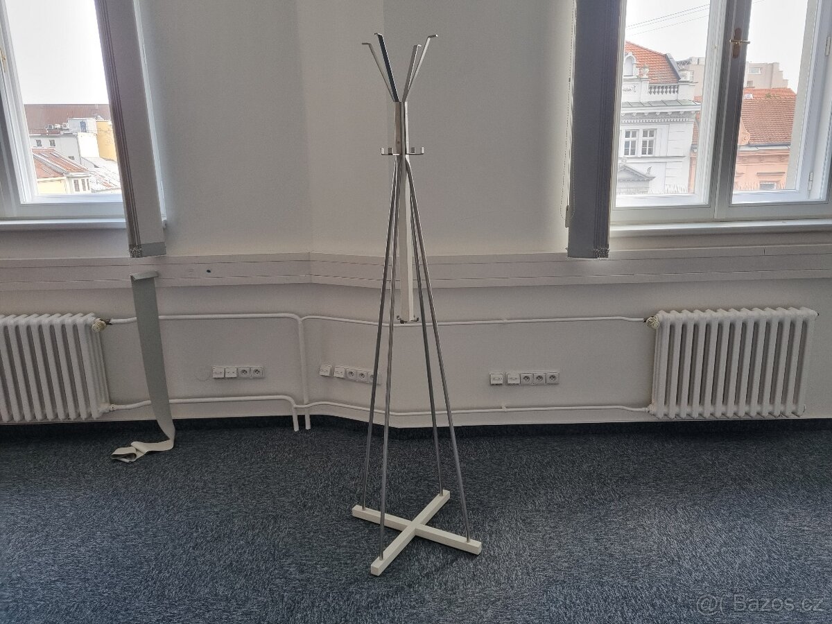 Stojanový věšák Ikea - TJUSIG