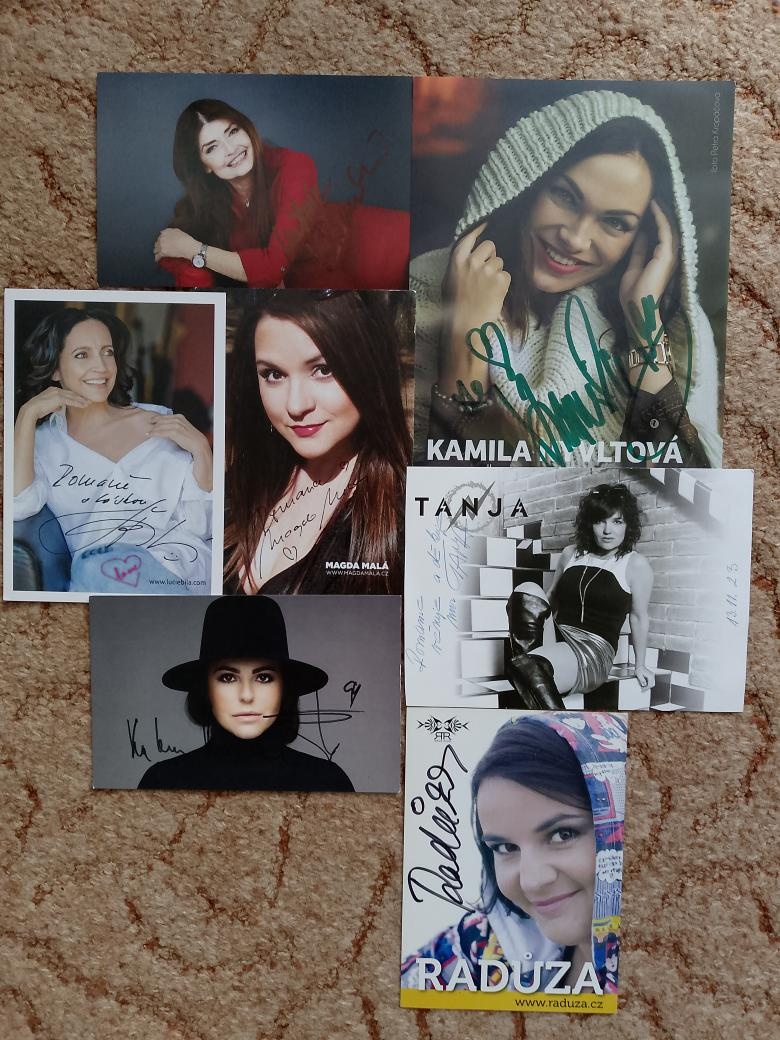 AUTOGRAMY, PODPISY ZPĚVAČEK