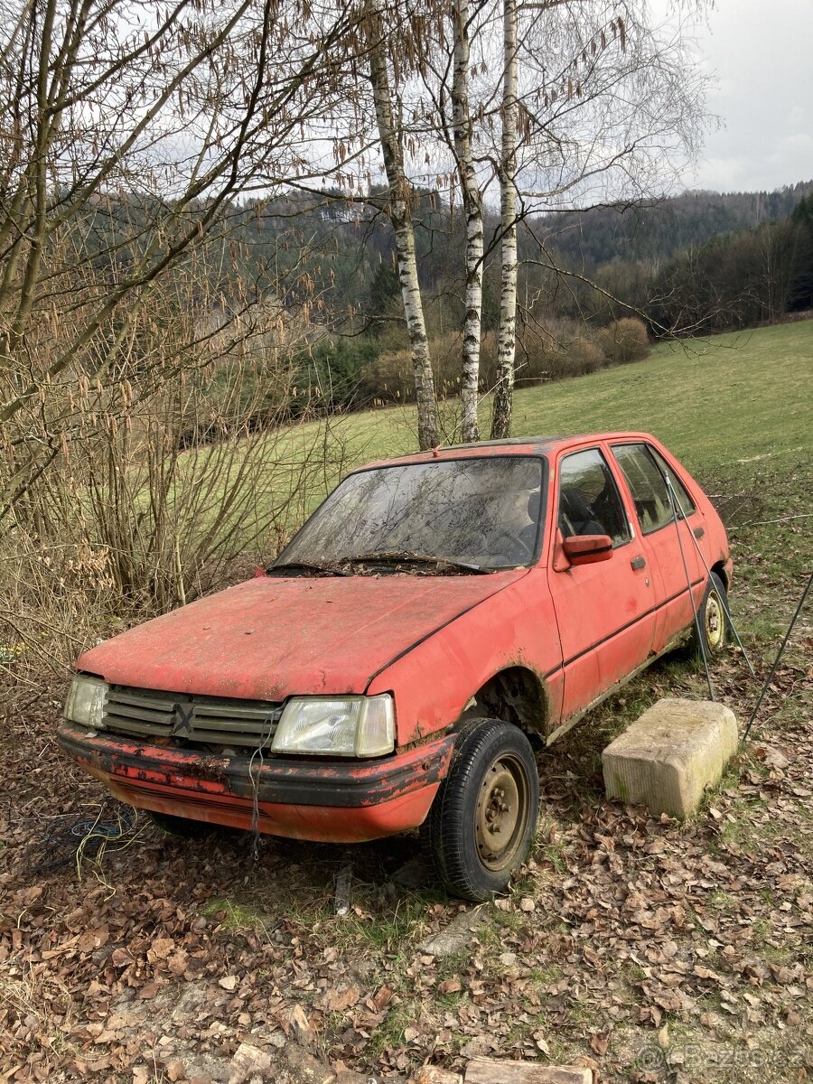 Prodám veškeré náhradní díly z Peugeot 205