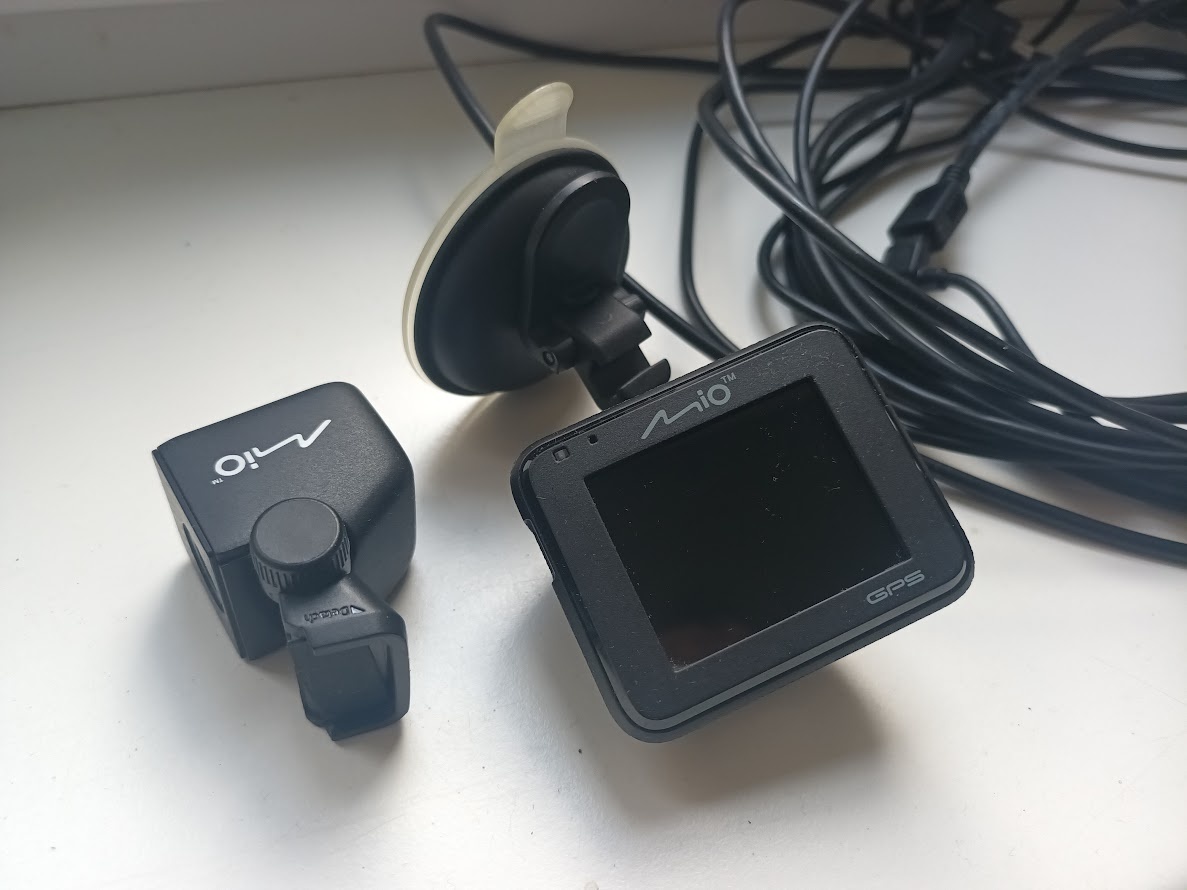 Autokamera Mio MiVue C380 Dual + 64GB karta