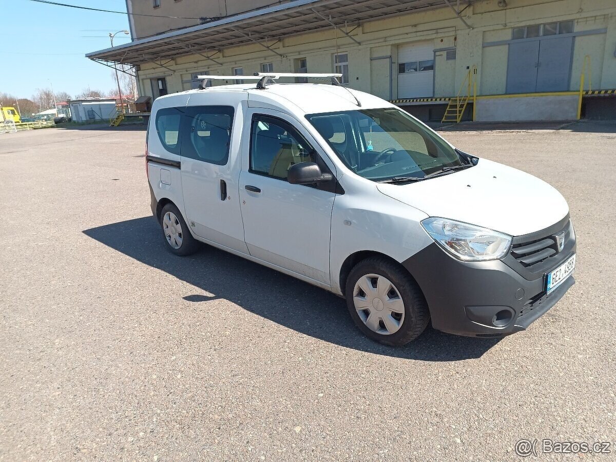 Dacia Dooker 1.6i-16v rok 2016 TAŽNÉ malý nájezd KM