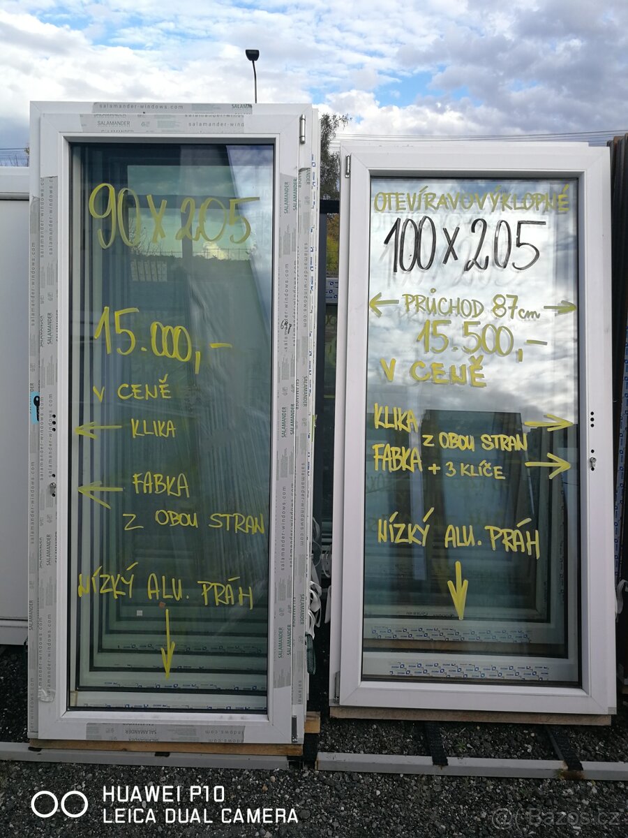 prosklené plastové