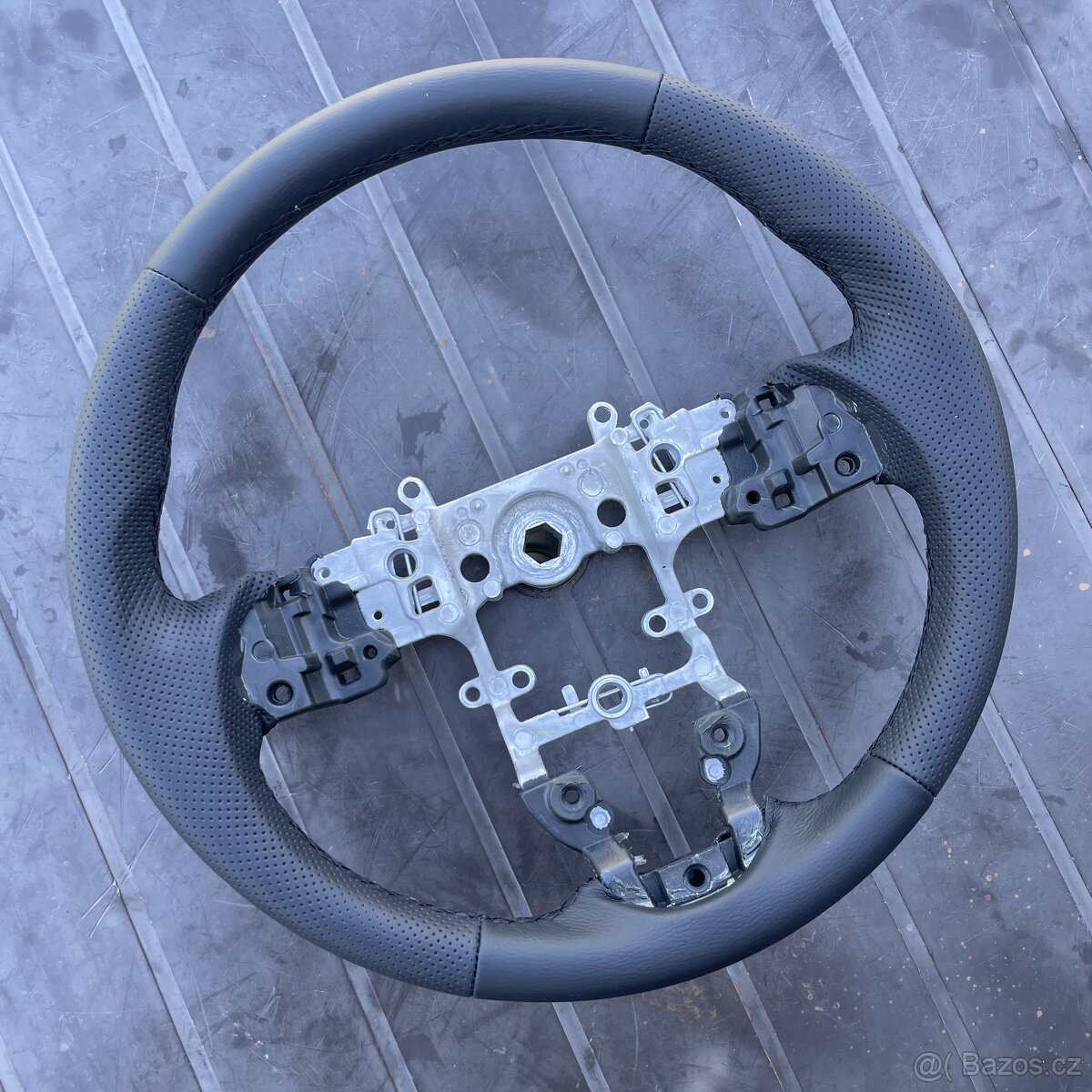 Mazda 6 GJ nový kožený volant