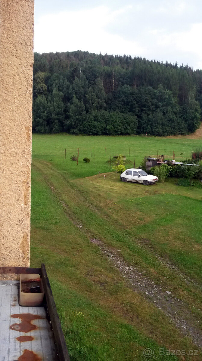 Příjemný byt u lesa, jen pár minut od školy, školky atd