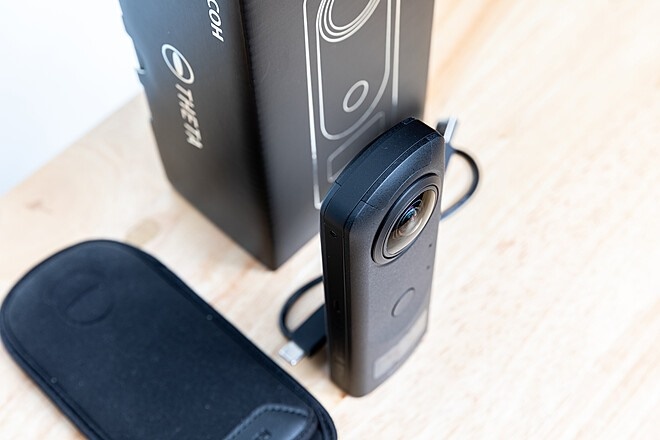 Ricoh theta z1