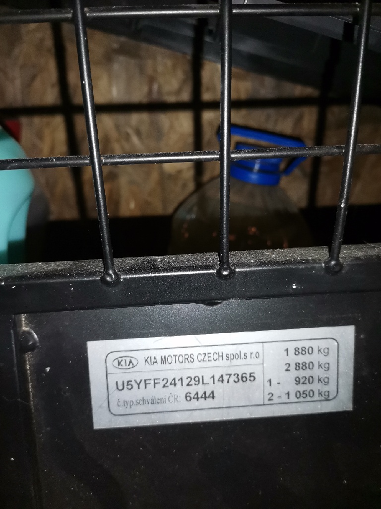 Přepážka kia ceed