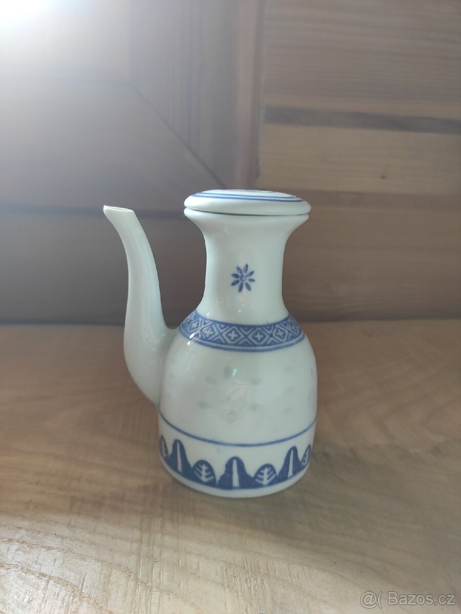 Sada porcelánového nádobí
