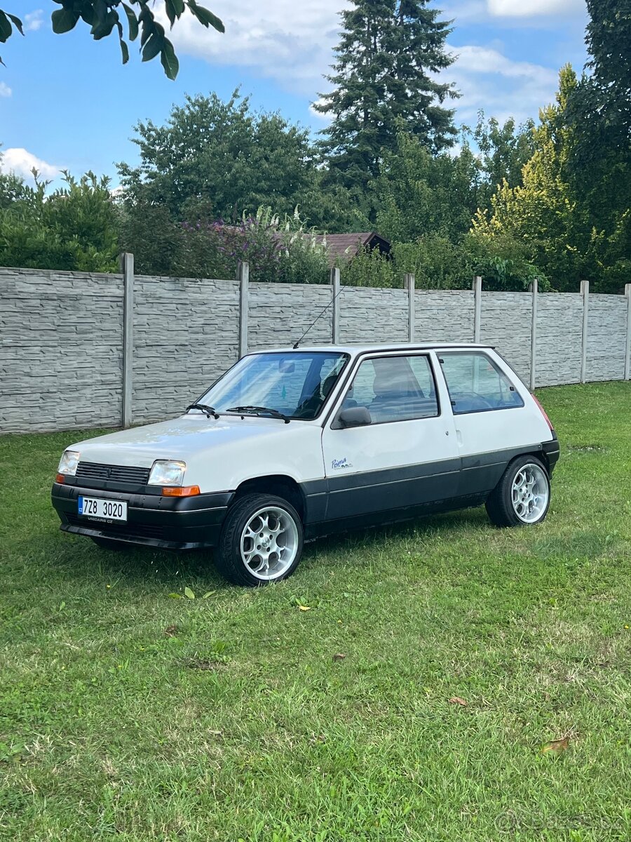 Renault r5