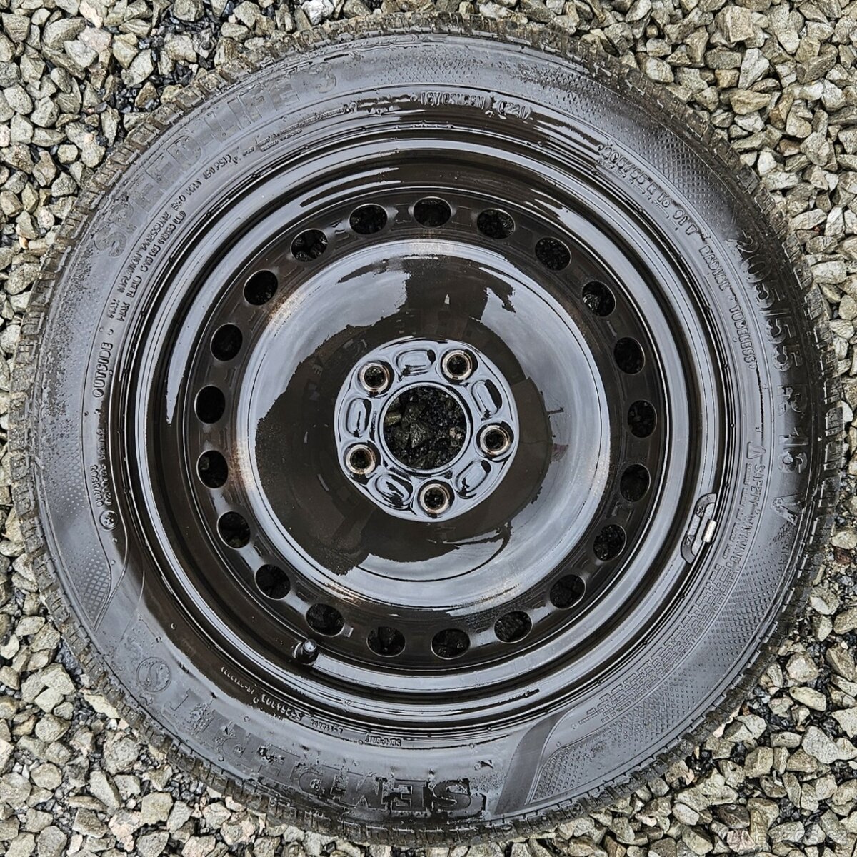 Letní kola Ford 205/55/16, 6.5Jx16 ET50 č. AD17