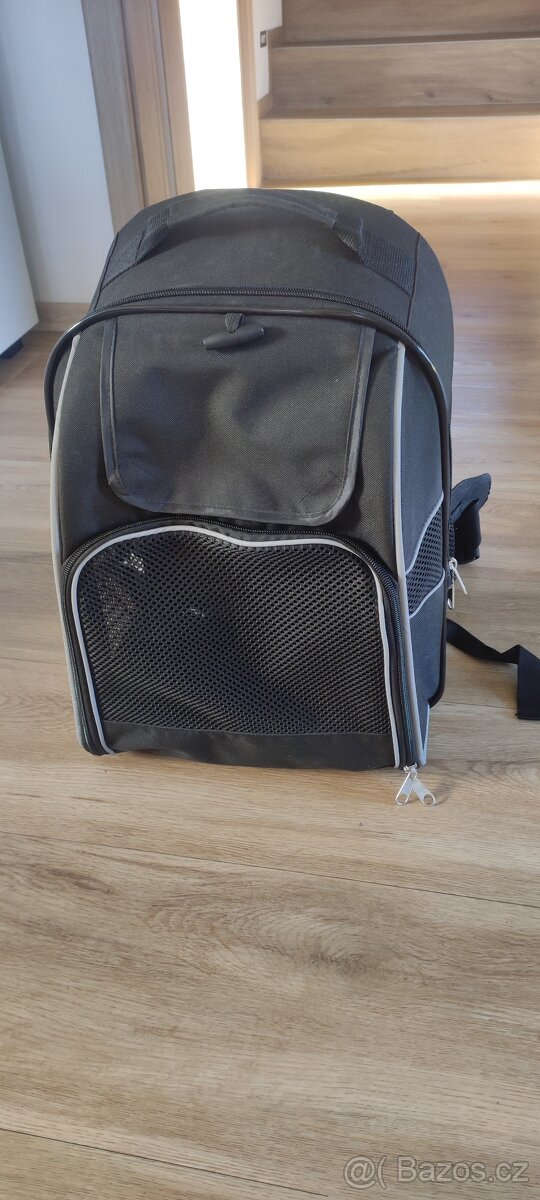 Cestovní batoh na psa