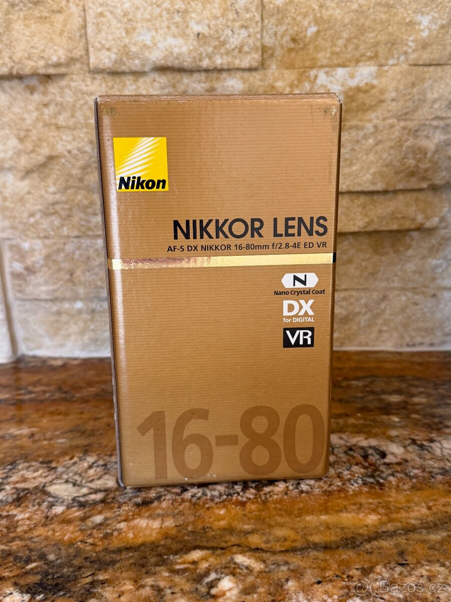 D7000+Nikon16-80+SB900+prislusenstvi
