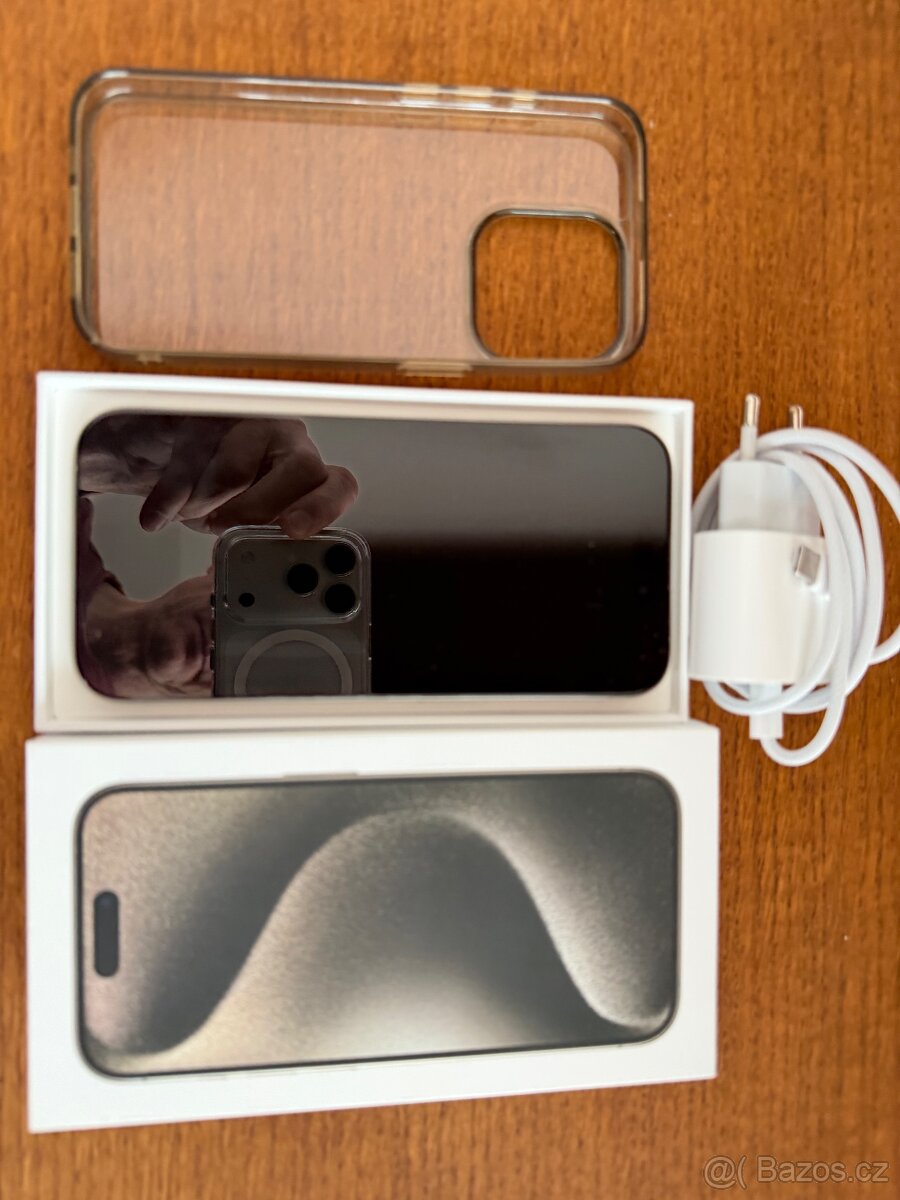 Apple iPhone 15 Pro, 256GB přírodní titan