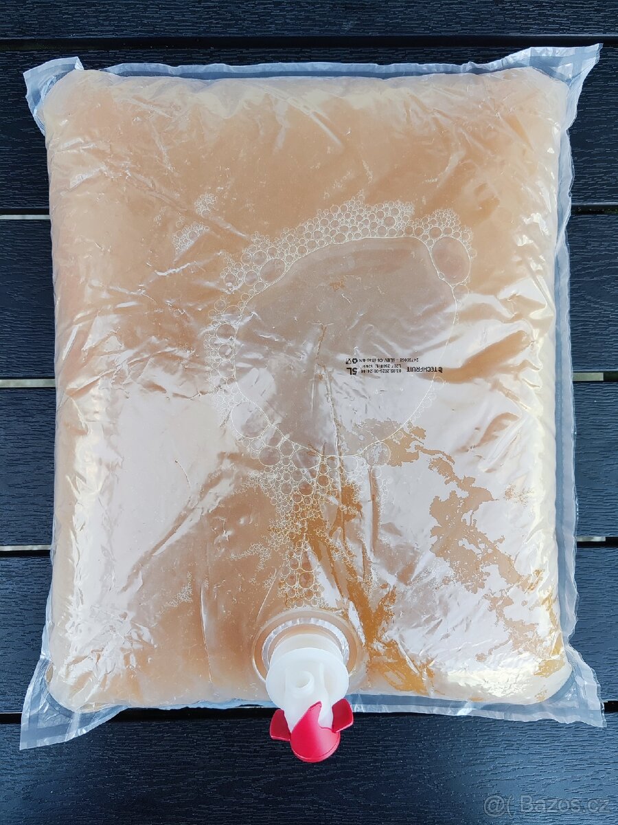 Mošt z jablek z Českého ráje.