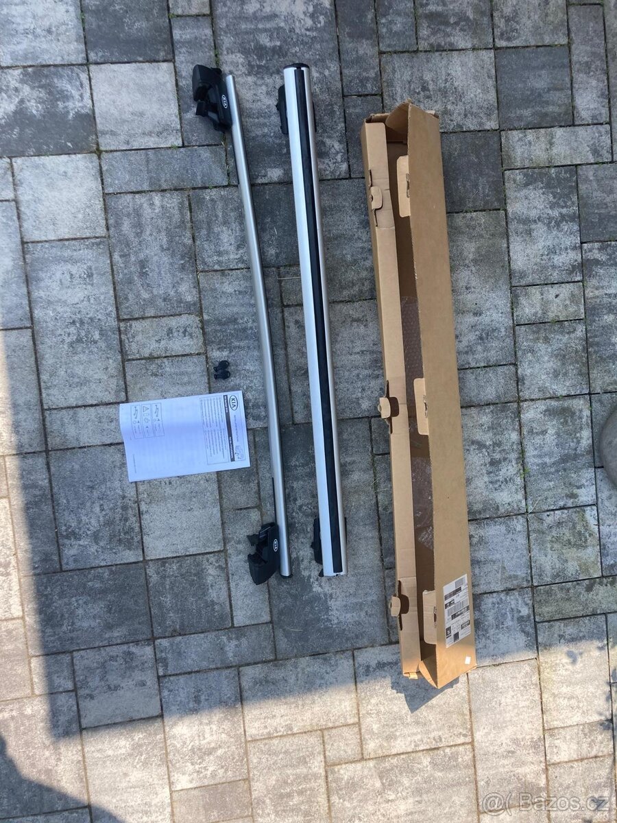 Originál střešní příčníky na Kia Sportage