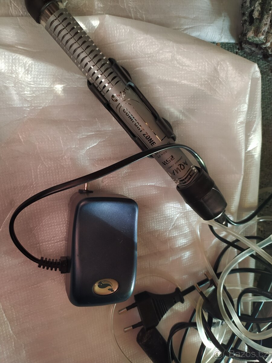 Dekorace a UV lampa do jezírka nebo akvária