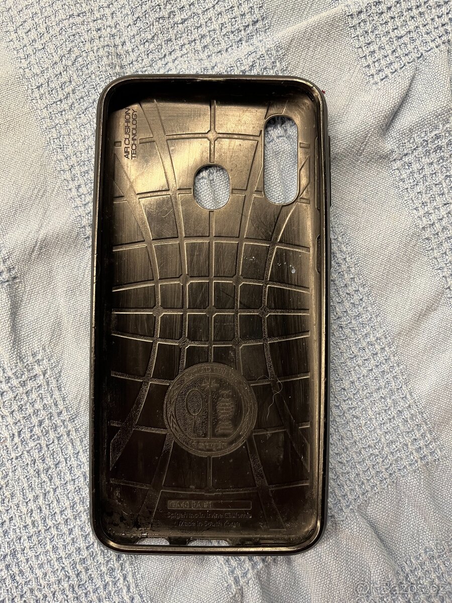 Kryt Spigen pro Samsung Galaxy A10