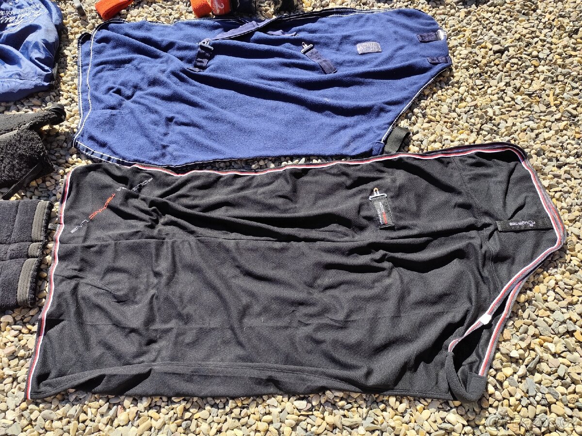 Věci na koně a pony