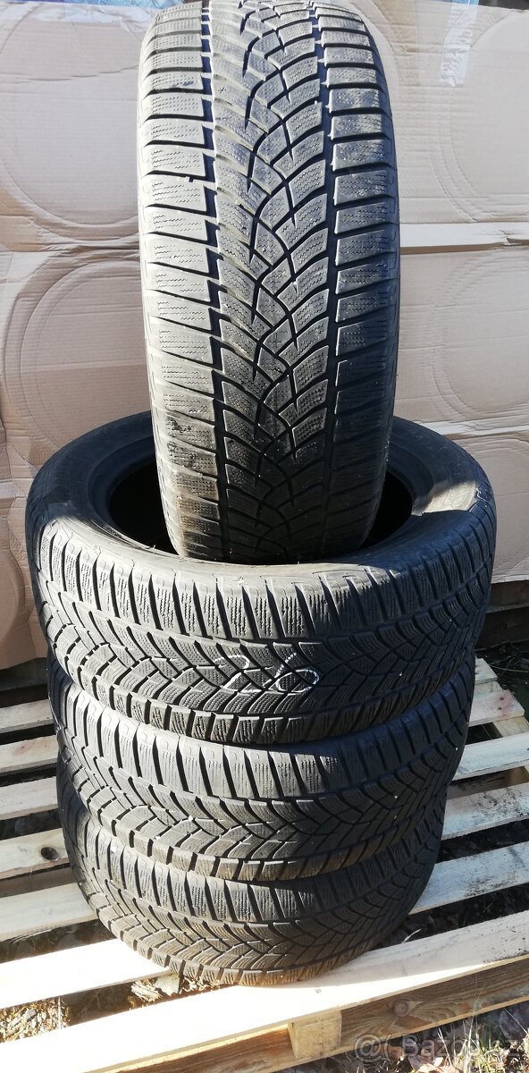 235/50/19 zimní
