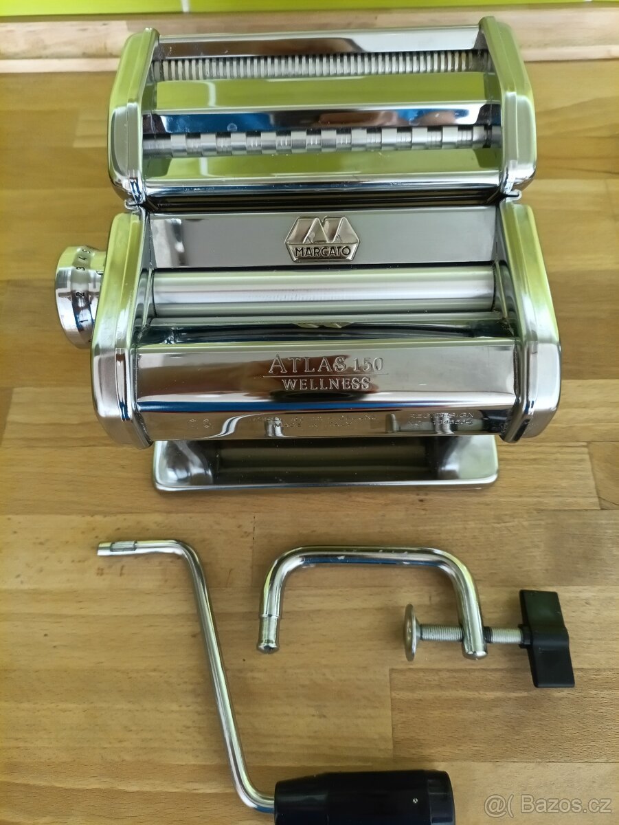 Prodám strojek na těstoviny