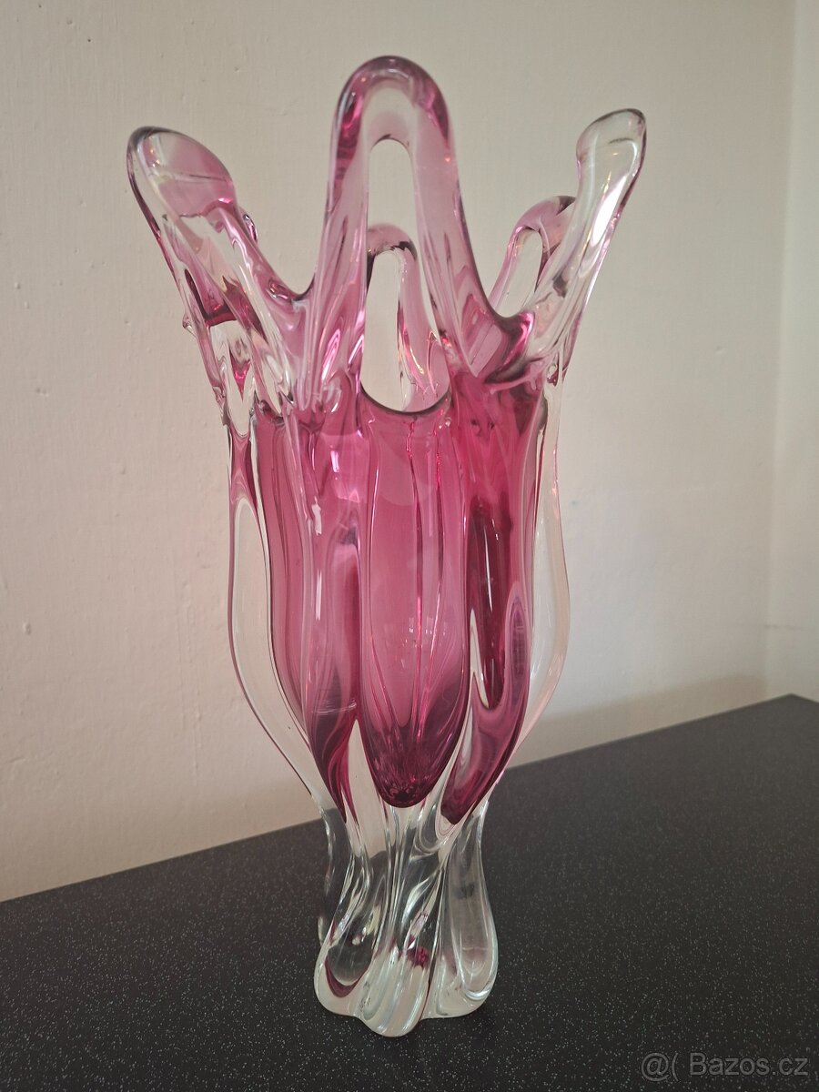 Velká skleněná váza