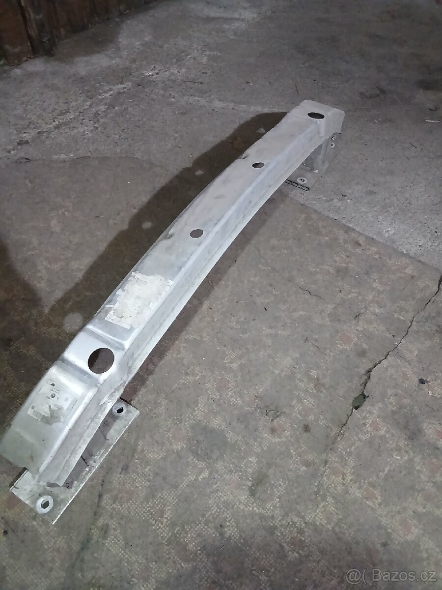 Výztuha zadního nárazníku insignia