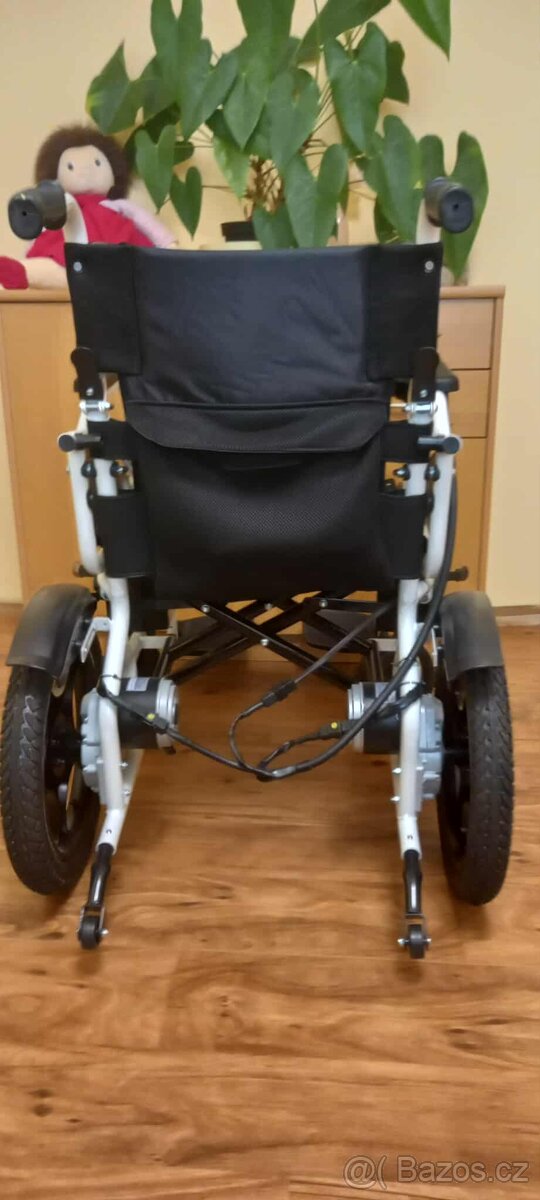 Elektrický invalidní vozík