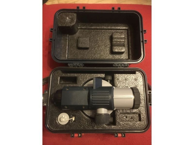 Optický nivelační přístroj GOL 26 D Professional