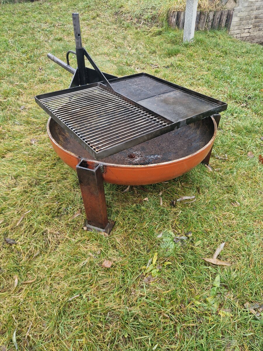 Ohniště s grilem