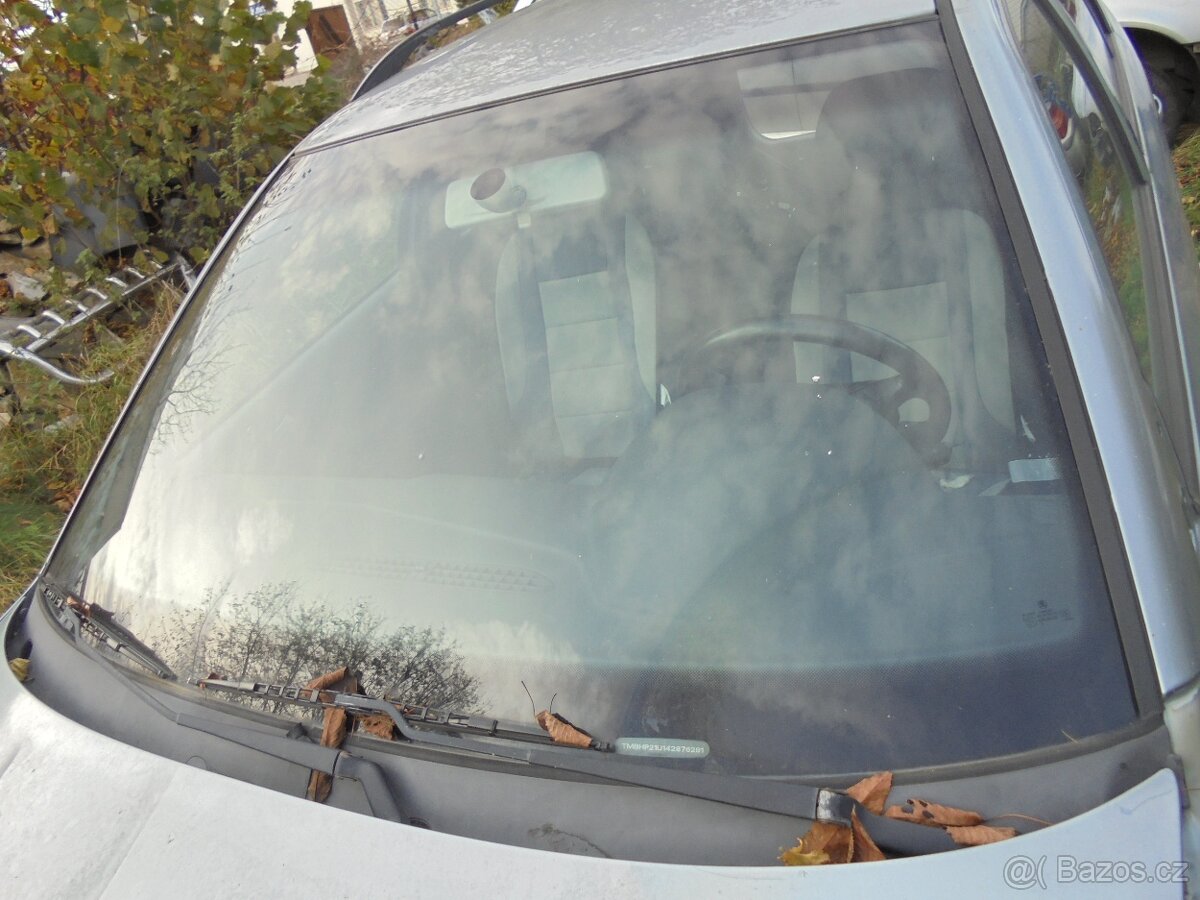 čelní sklo Octavia 1. - dešťový senzor