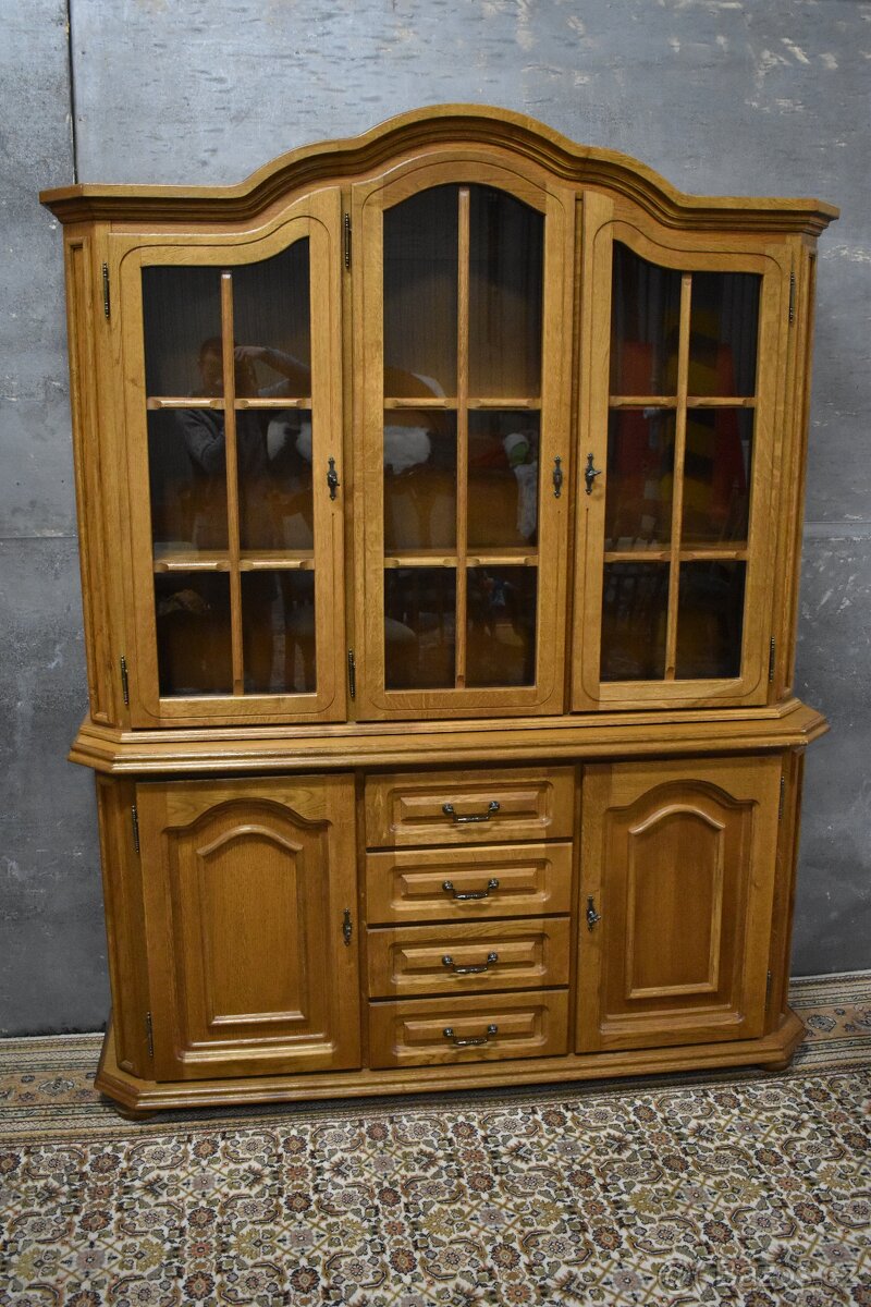 Třídveřová Vitrína