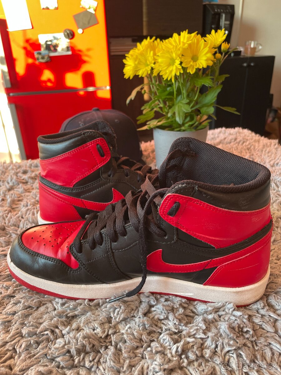 Air Jordan 1 Bred