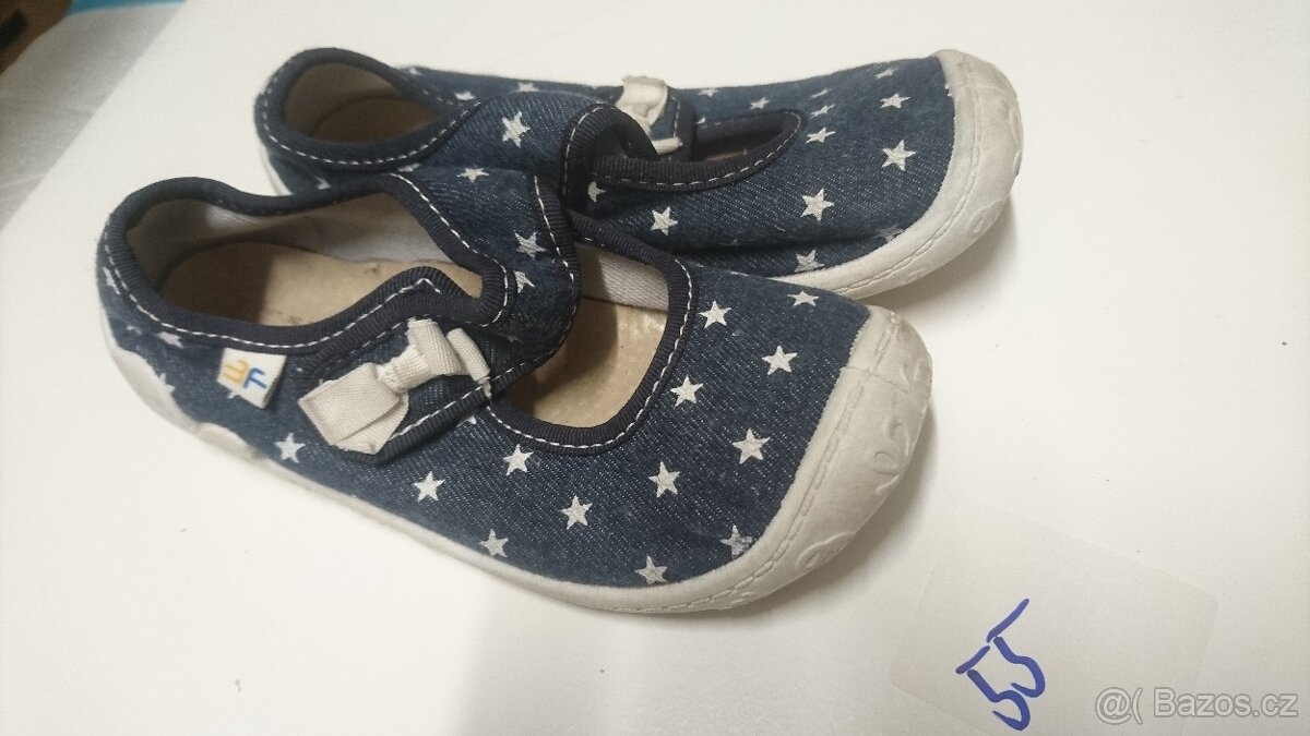 papuče modré s hvězdičkama 28