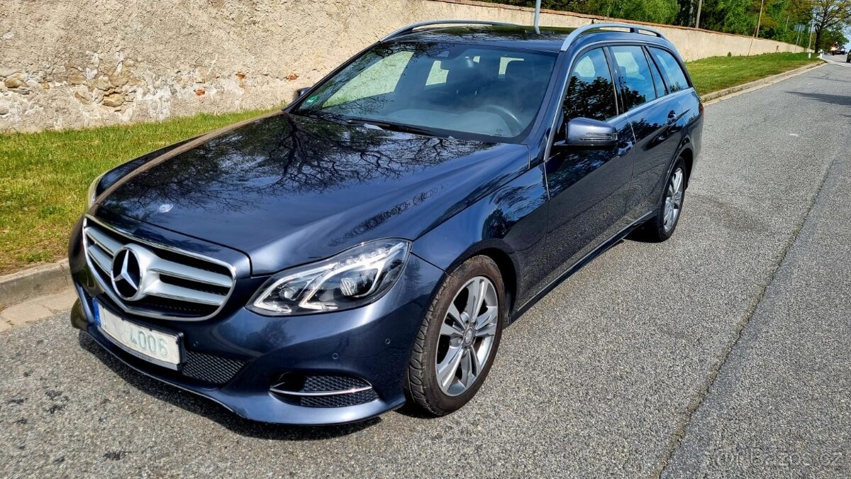 Mercedes Benz E300d 170kW,164tkm,combi,full led,nez.topeni