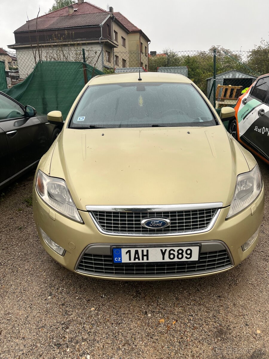 Ford Mondeo na opravu