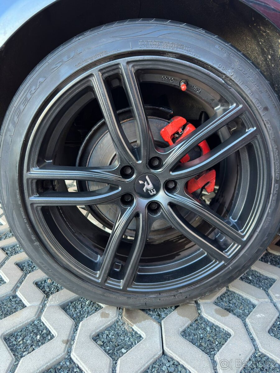 Sada alu R3 Wheels 8,5x19 5/112 + 225/45R19