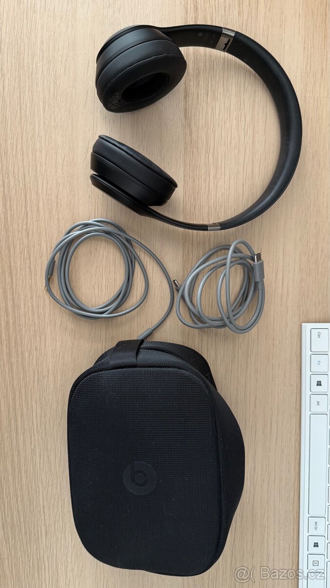 Beats Solo 4 černá