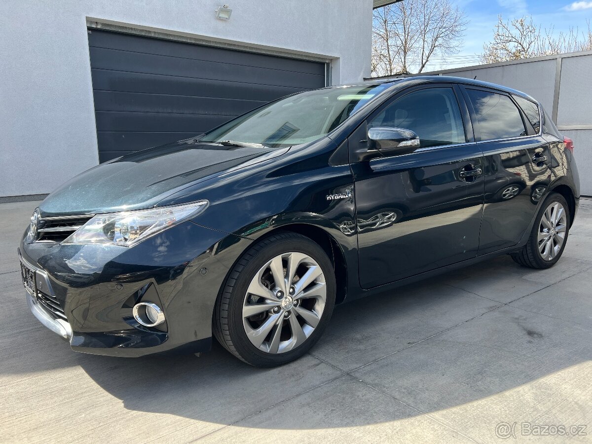 Toyota Auris 1.8 VVT-i HYBRID 1.MAJITEL KAMERA VYHŘ.SEDADLA