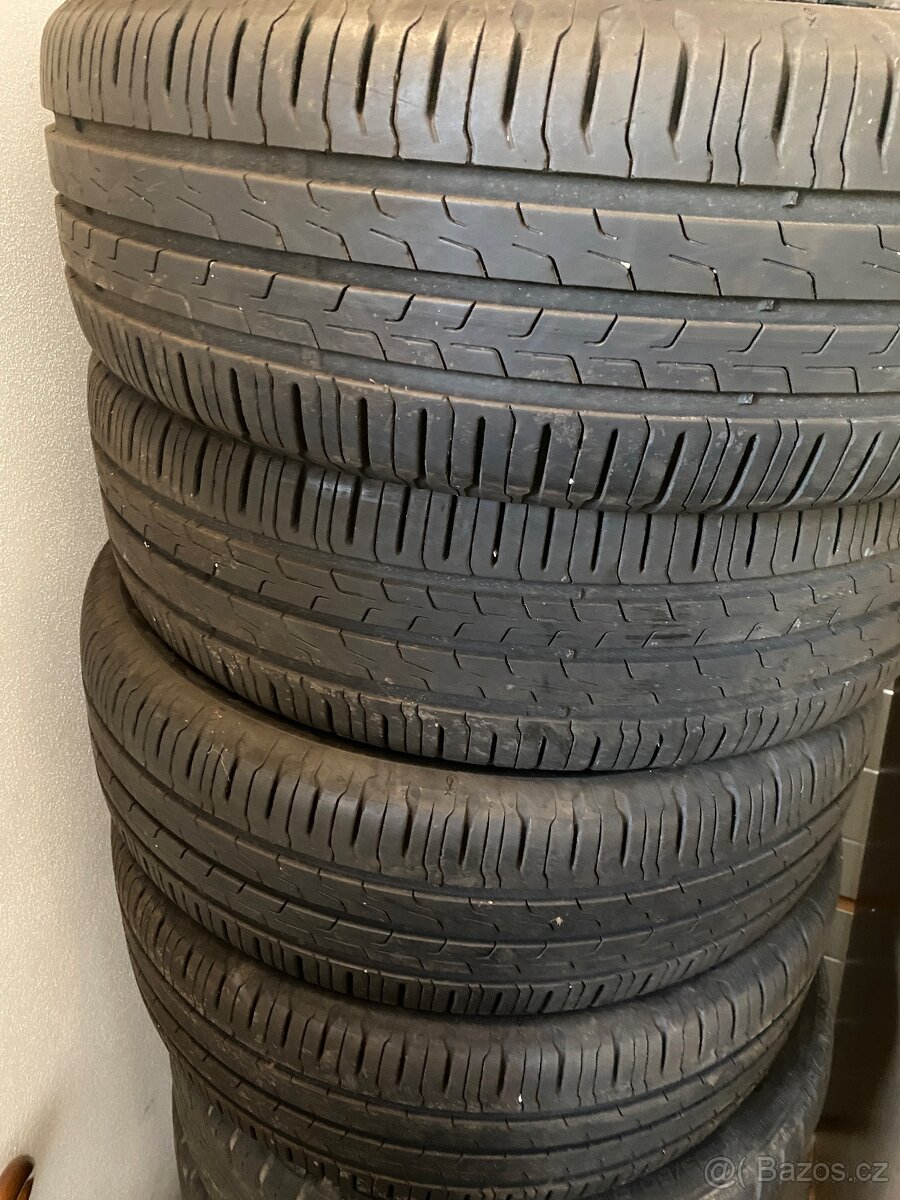 Letní pneu 195/65/R15 Continentál