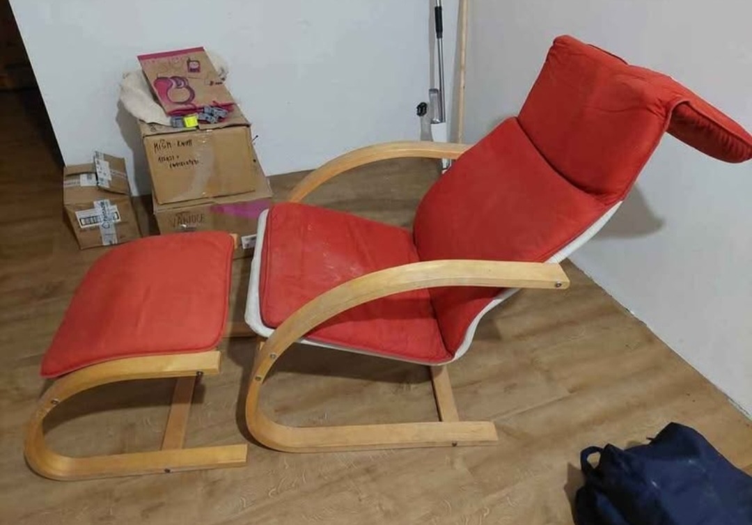 Křeslo IKEA červené