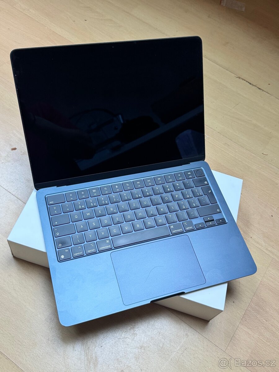 MacBook Air m2 256gb 8gb ram 13,6”
