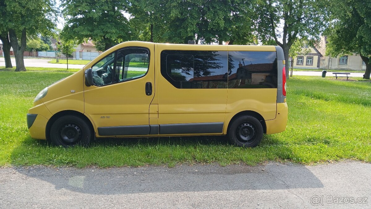 Prodám Renault trafic 2.0 dci rok 2008,6 míst
