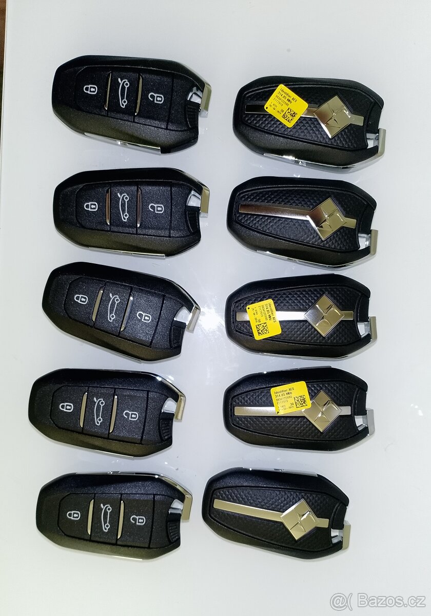 Nové klíčenky s čipem a baterkou Citroen DS Originál