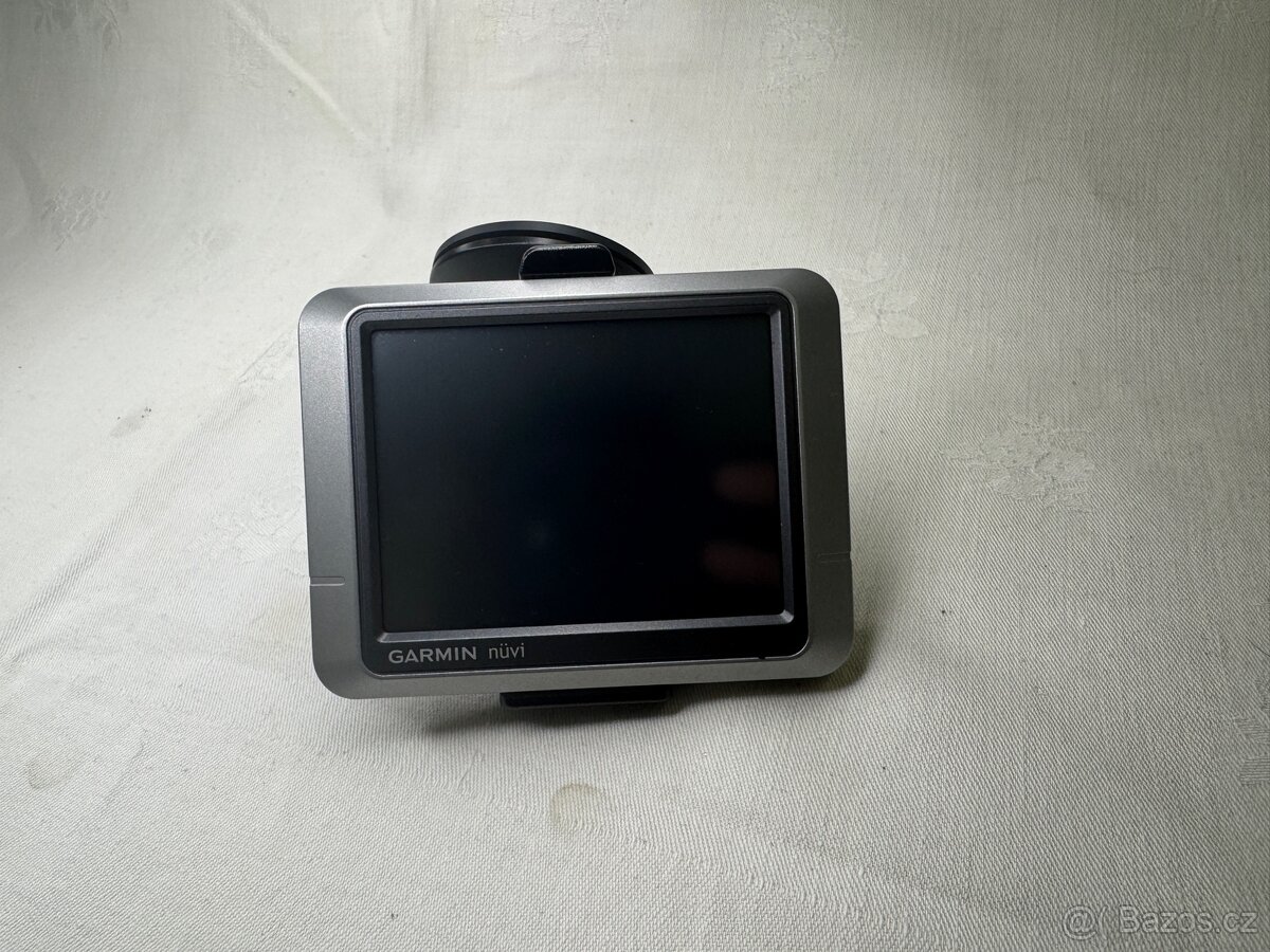 GPS navigace Garmin nüvi navigace,držák + nabíječka