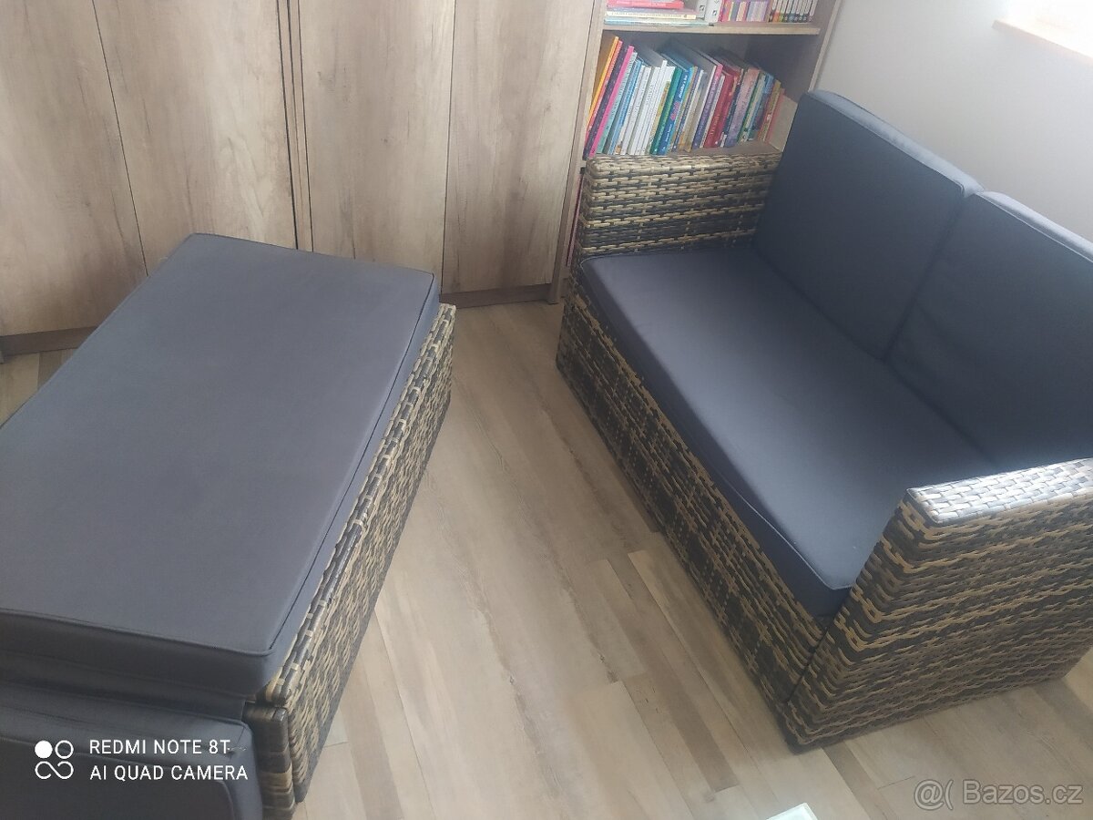 Zahradní ratanový nábytek
