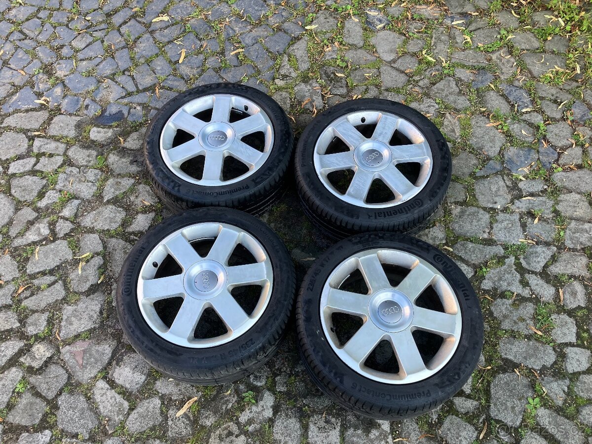 Litá kola Audi A4