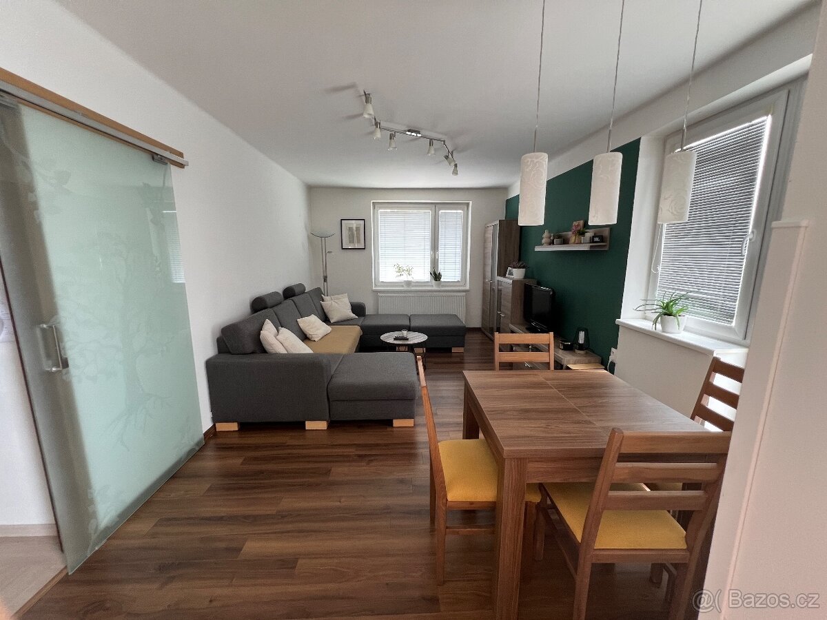 Prodej bytu 3+kk, 87 m² + zahrady 300 m² + garáž, Žichlínek