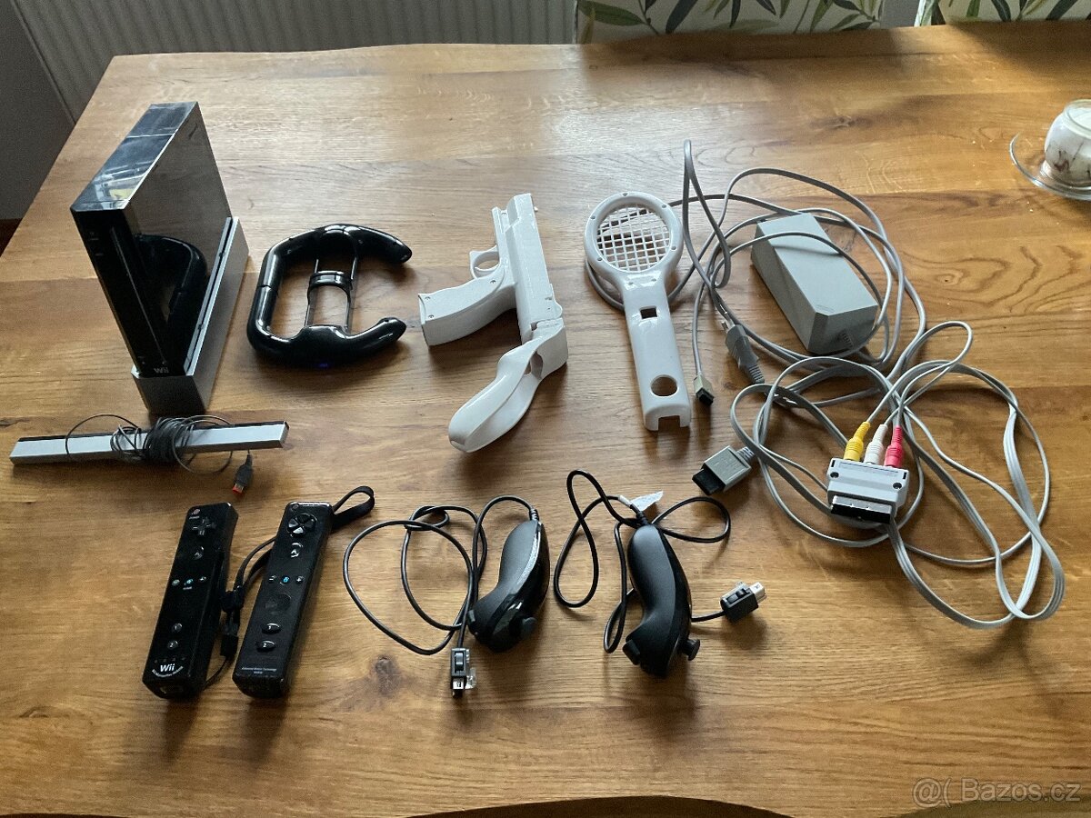 Nintendo wii včetně příslušenství a her