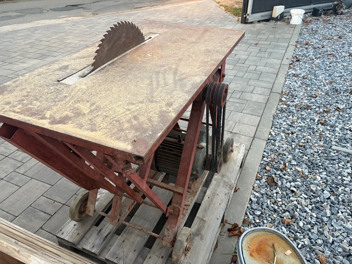 Cirkulárka s kolébkou